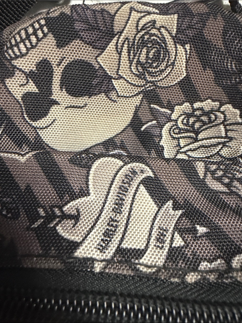Harley-Davidson Black and Cream Floral Skull Belt Bag - Picture 4 of 7